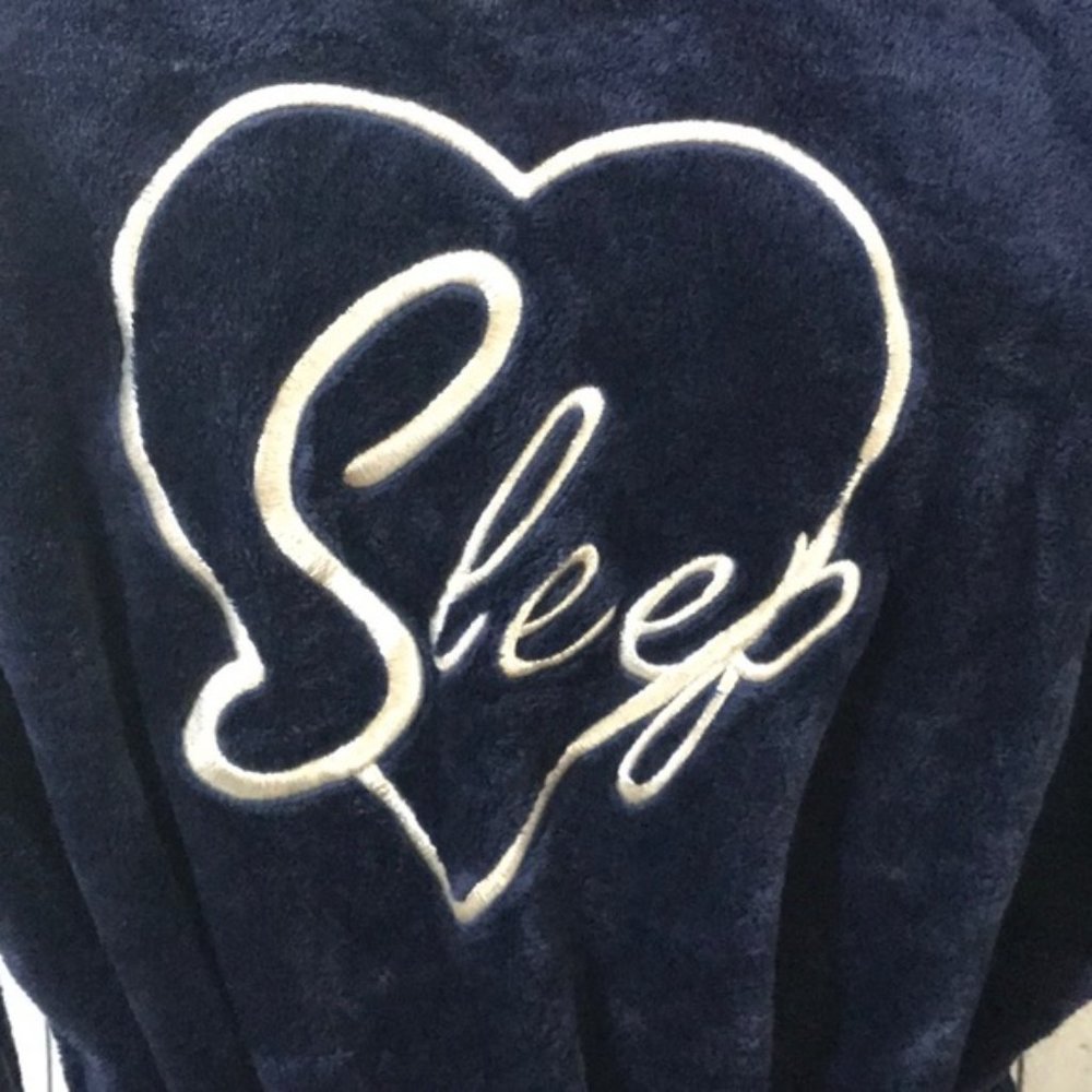 NwoT Sonoma super soft faux fur robe Glitter SLEEP embroidered on back - Picture 4 of 8